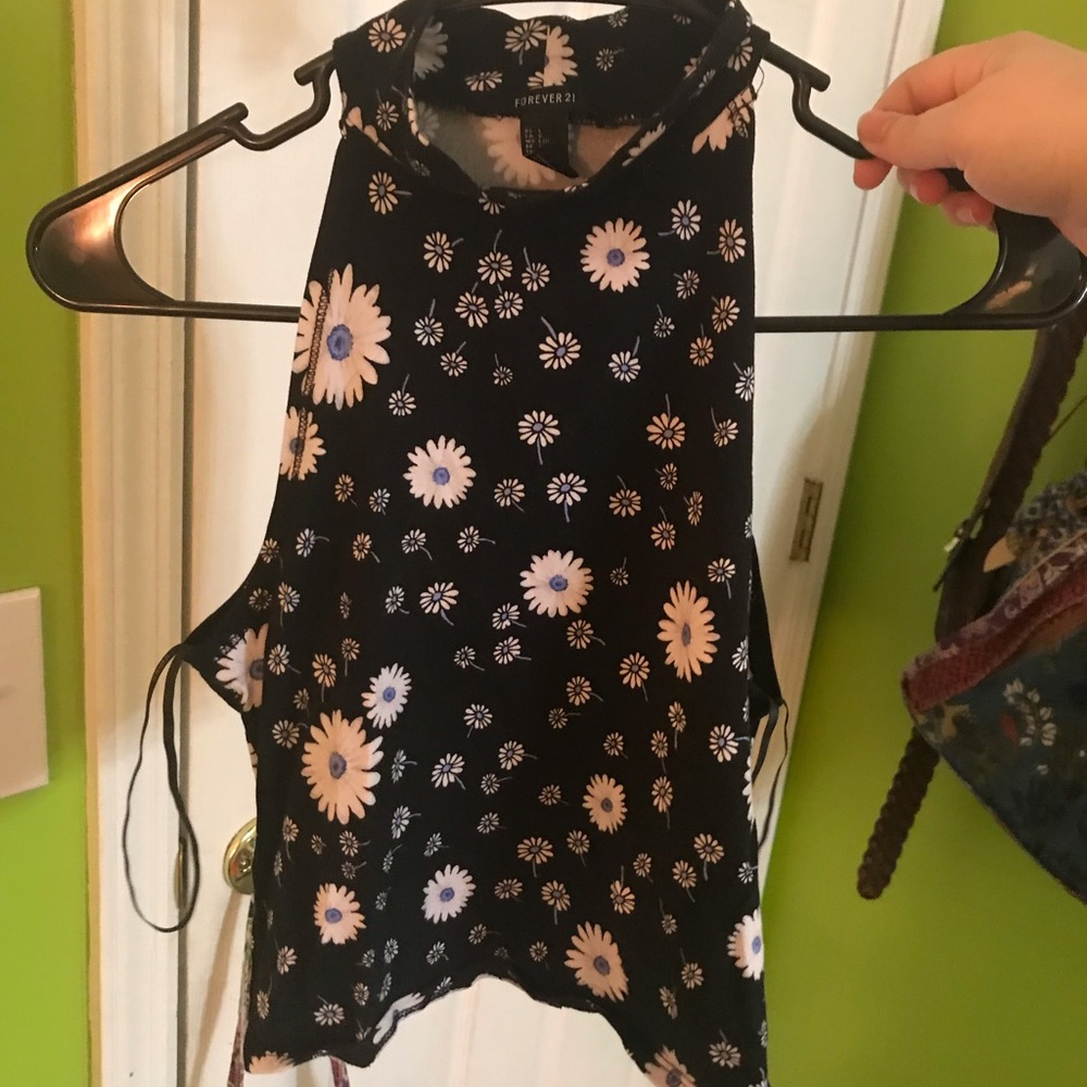 NWOT Sleeveless Turtleneck Crop Top